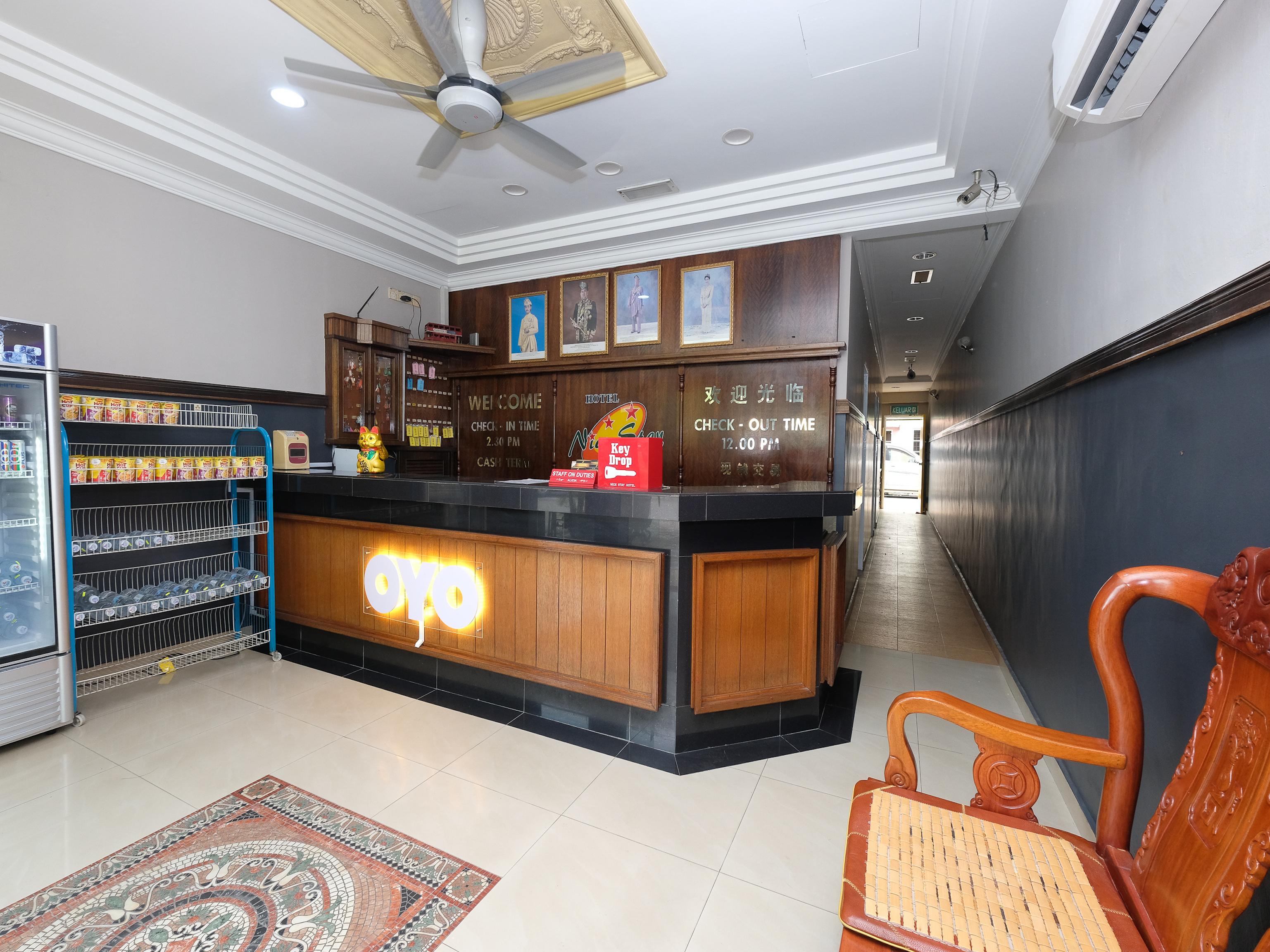Oyo 1190 Nice Stay Hotel Рауб Екстер'єр фото